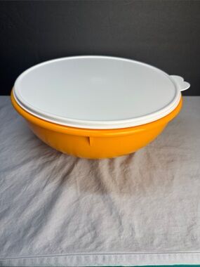 Tupperware Fix n mix Bowl 26 Cup Cake Bowl Orange With White Seal New 6.2L